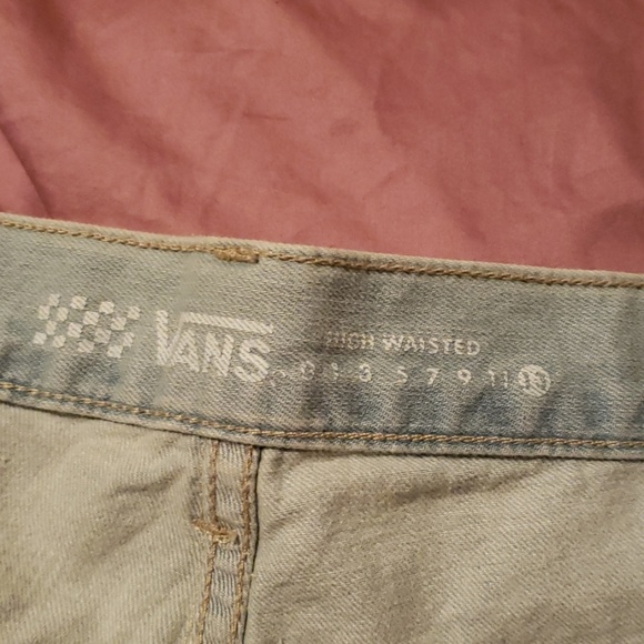 Van's shorts - Picture 3 of 6